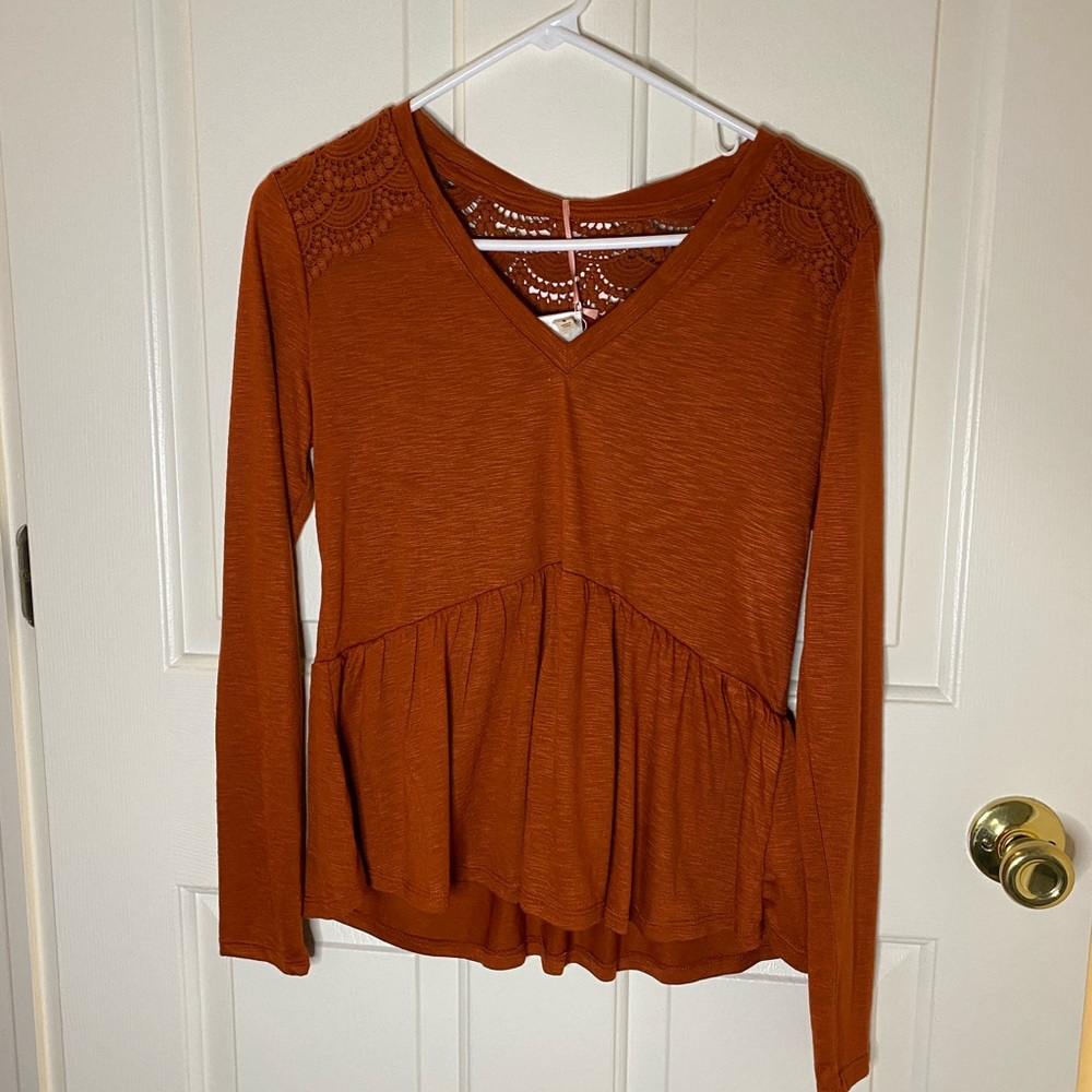Cute burnt orange top! NWT